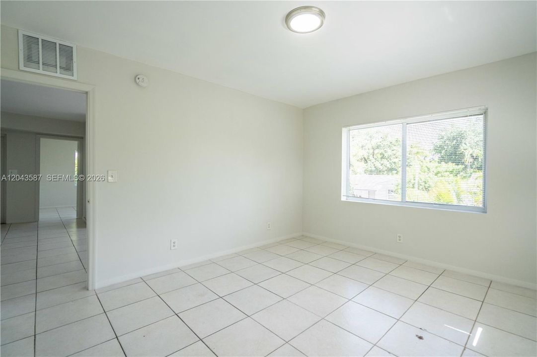 For Rent: $2,200 (2 beds, 2 baths, 720 Square Feet)