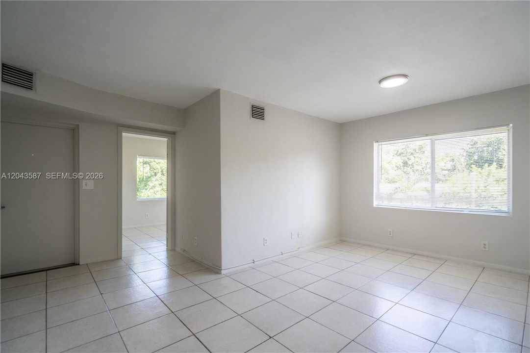 For Rent: $2,200 (2 beds, 2 baths, 720 Square Feet)