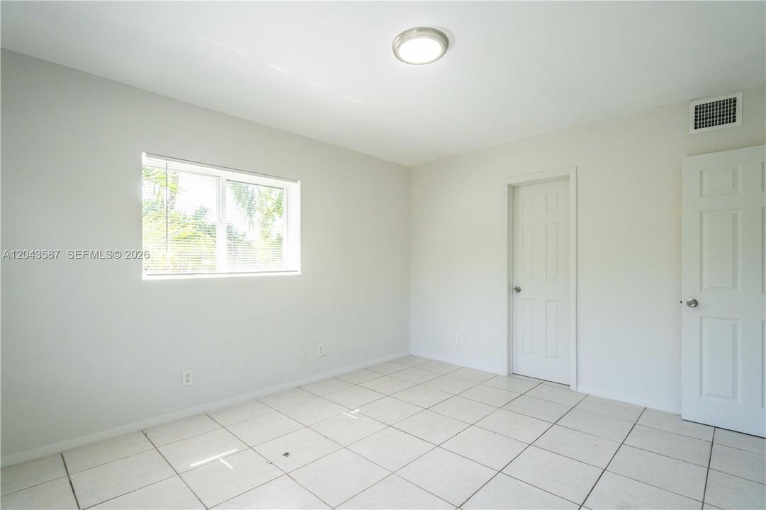 For Rent: $2,200 (2 beds, 2 baths, 720 Square Feet)