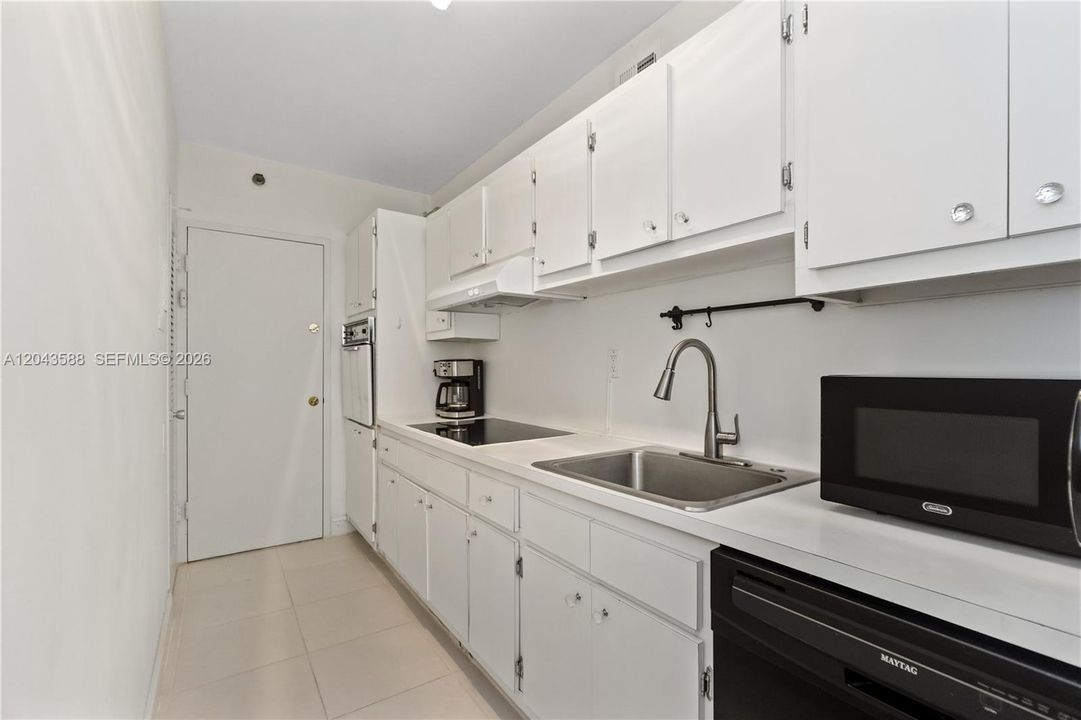En Venta: $299,000 (0 camas, 1 baños, 530 Pies cuadrados)