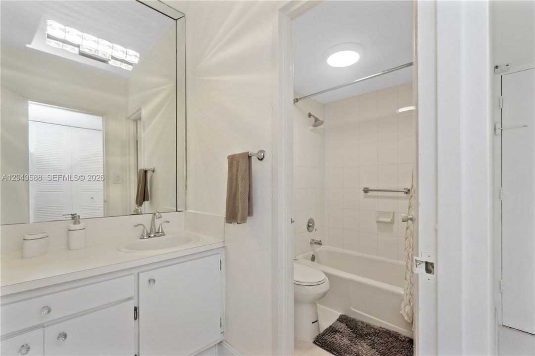En Venta: $299,000 (0 camas, 1 baños, 530 Pies cuadrados)