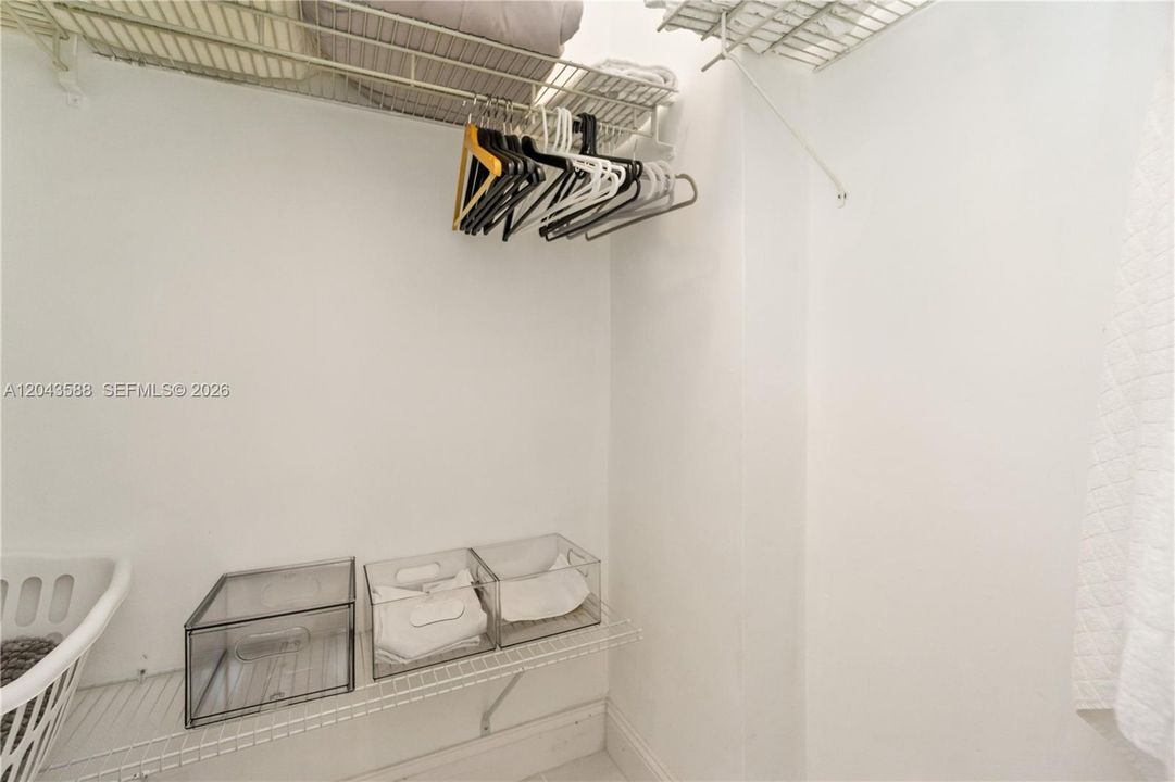 En Venta: $299,000 (0 camas, 1 baños, 530 Pies cuadrados)