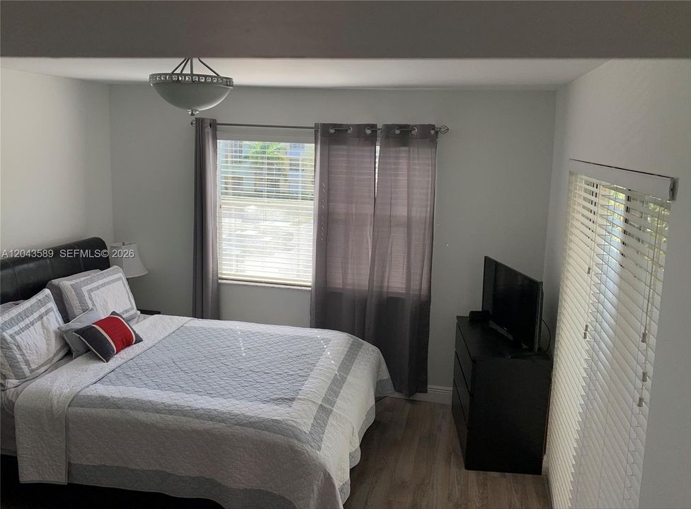 На продажу: $249,000 (1 спален, 1 ванн, 813 Квадратных фут)