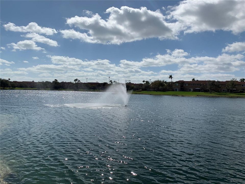 На продажу: $249,000 (1 спален, 1 ванн, 813 Квадратных фут)