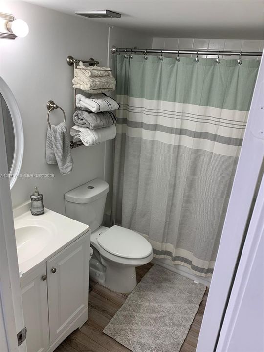 На продажу: $249,000 (1 спален, 1 ванн, 813 Квадратных фут)