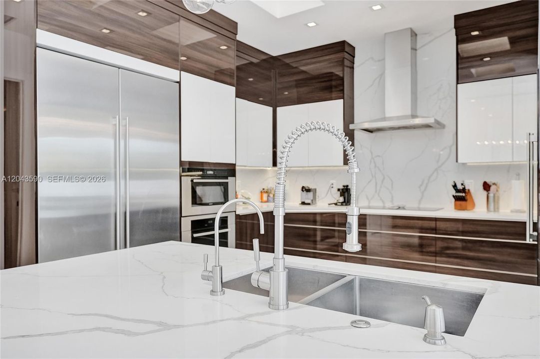 For Rent: $13,000 (6 beds, 4 baths, 3390 Square Feet)