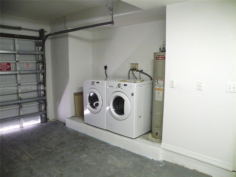 В аренду: $2,300 (2 спален, 2 ванн, 1303 Квадратных фут)