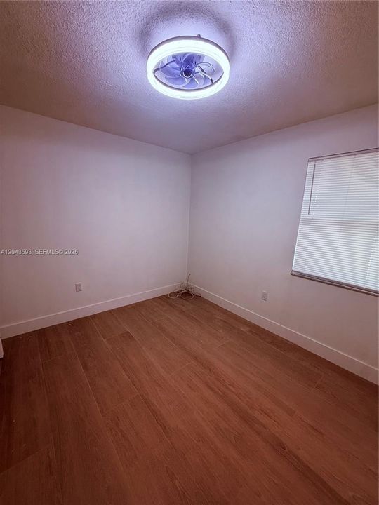 В аренду: $3,300 (3 спален, 2 ванн, 1147 Квадратных фут)