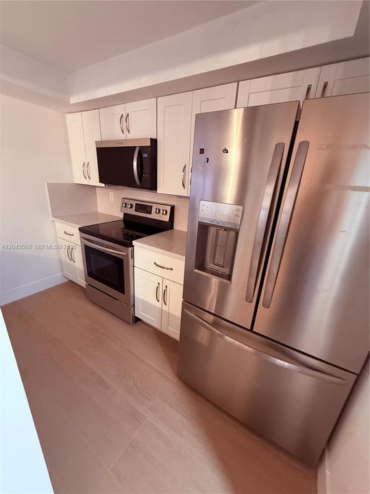 В аренду: $3,300 (3 спален, 2 ванн, 1147 Квадратных фут)