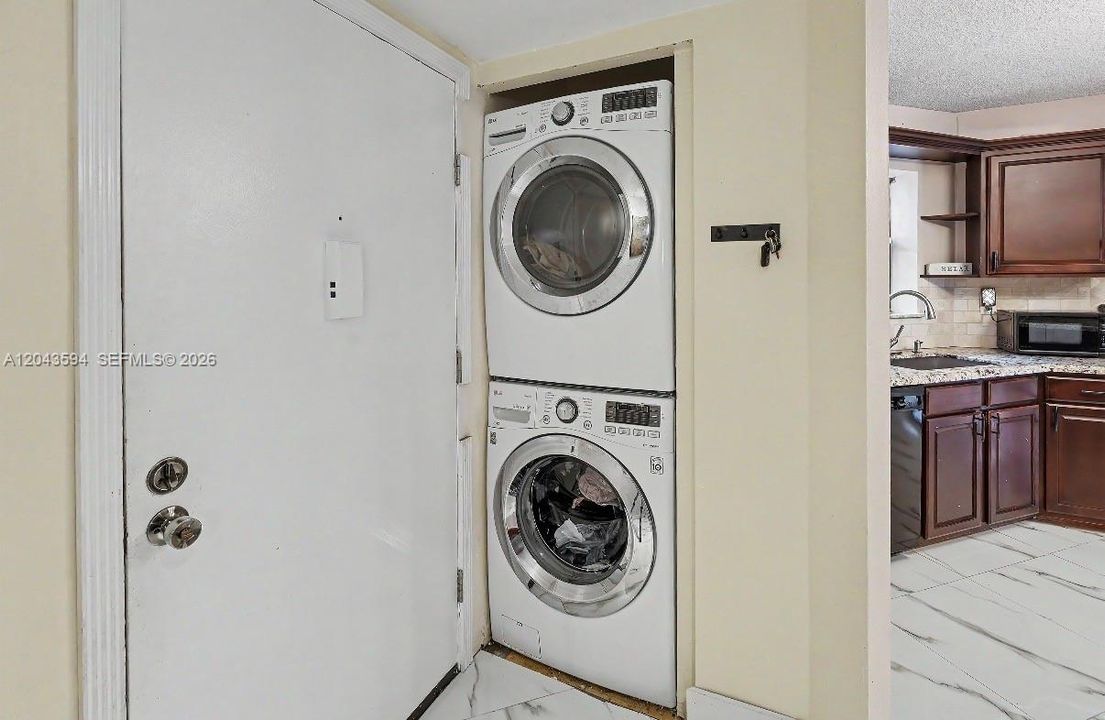 : $195,000 (2 camas, 2 baños, 1120 Pies cuadrados)