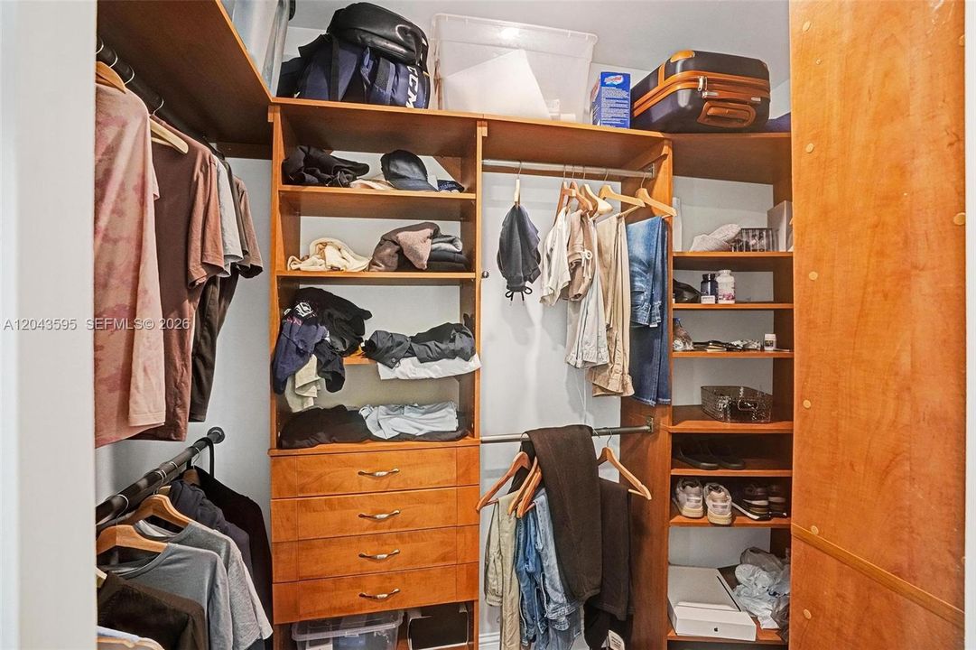На продажу: $1,670,000 (2 спален, 2 ванн, 1389 Квадратных фут)