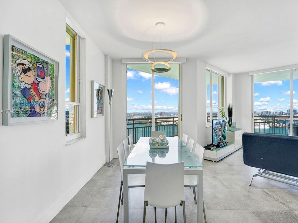 For Rent: $6,000 (2 beds, 2 baths, 1400 Square Feet)