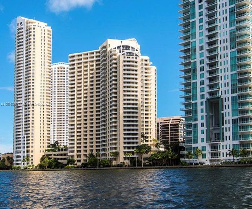 For Rent: $6,000 (2 beds, 2 baths, 1400 Square Feet)