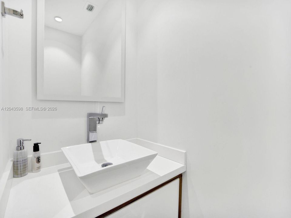 En Venta: $1,190,000 (2 camas, 2 baños, 1400 Pies cuadrados)