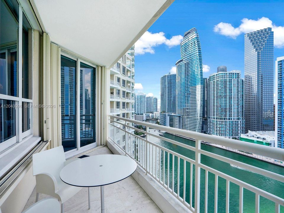 En Venta: $1,190,000 (2 camas, 2 baños, 1400 Pies cuadrados)