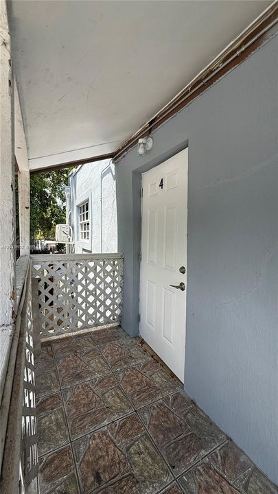 For Rent: $2,000 (2 beds, 1 baths, 4093 Square Feet)