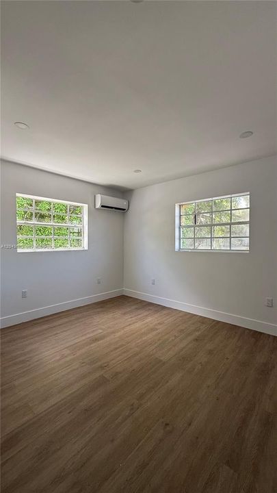 For Rent: $2,000 (2 beds, 1 baths, 4093 Square Feet)