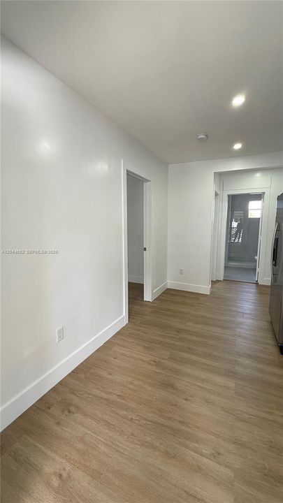 For Rent: $2,000 (2 beds, 1 baths, 4093 Square Feet)