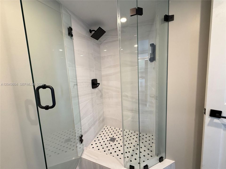 В аренду: $3,300 (1 спален, 1 ванн, 815 Квадратных фут)