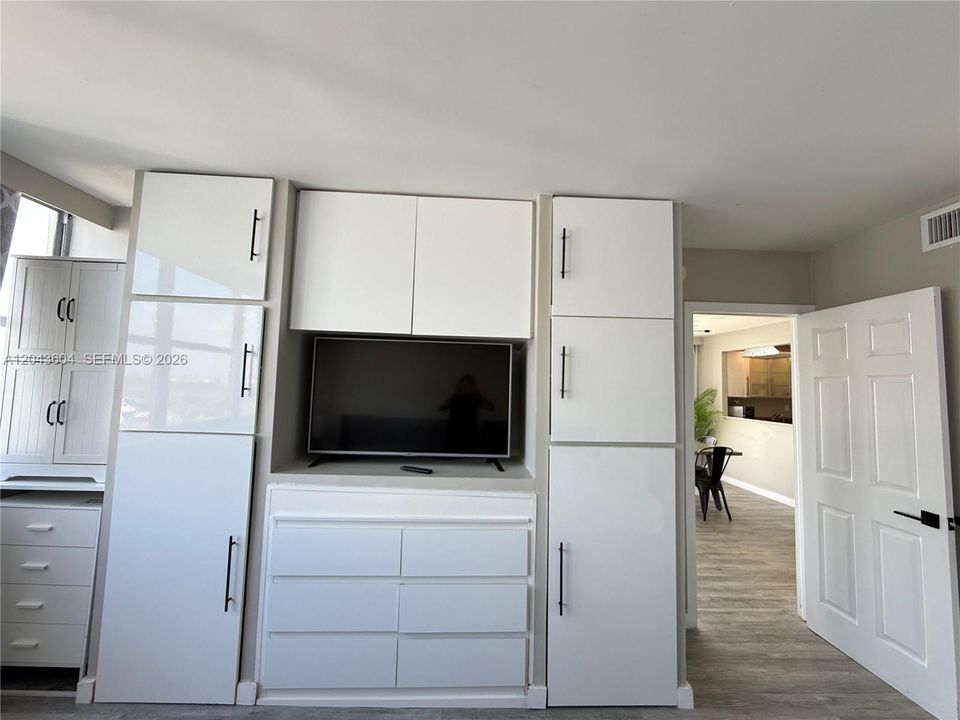 В аренду: $3,300 (1 спален, 1 ванн, 815 Квадратных фут)