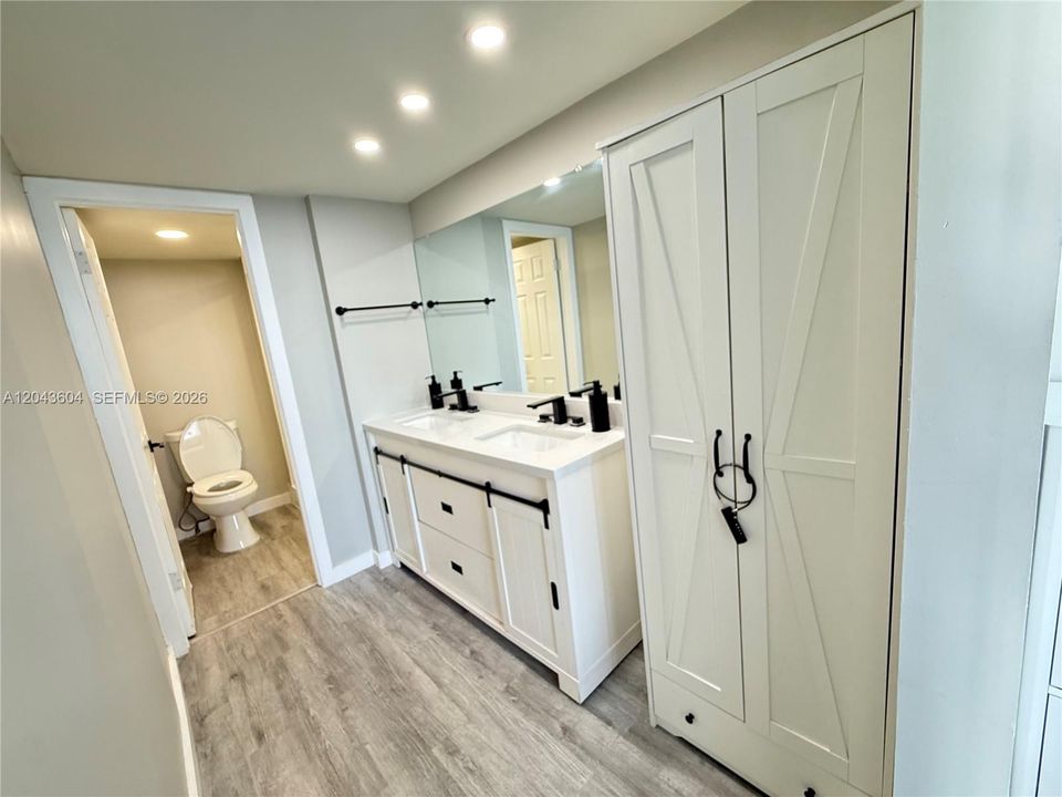 В аренду: $3,300 (1 спален, 1 ванн, 815 Квадратных фут)