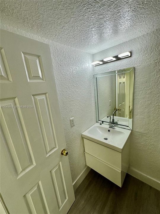 В аренду: $1,900 (2 спален, 2 ванн, 1130 Квадратных фут)