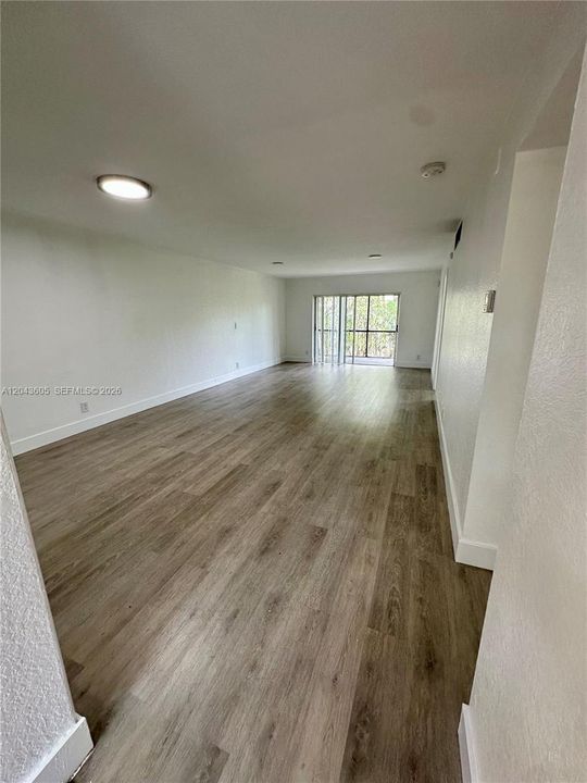 В аренду: $1,900 (2 спален, 2 ванн, 1130 Квадратных фут)