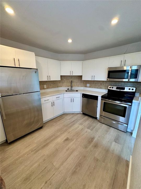В аренду: $1,900 (2 спален, 2 ванн, 1130 Квадратных фут)