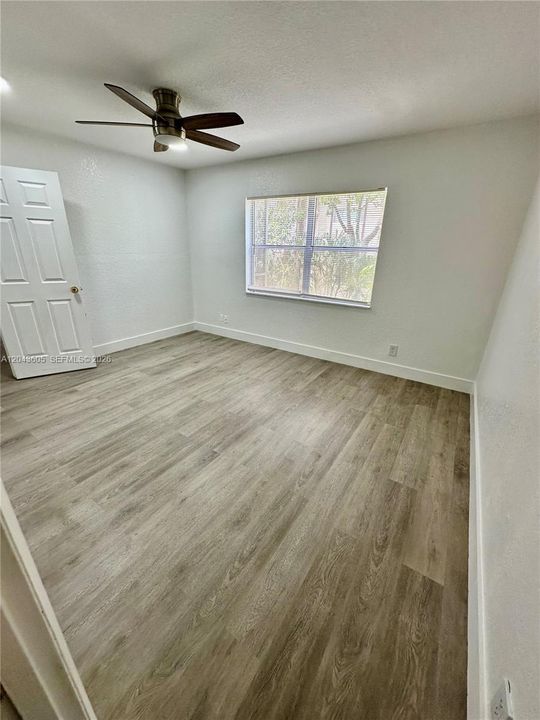 В аренду: $1,900 (2 спален, 2 ванн, 1130 Квадратных фут)
