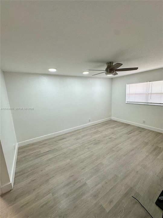 В аренду: $1,900 (2 спален, 2 ванн, 1130 Квадратных фут)