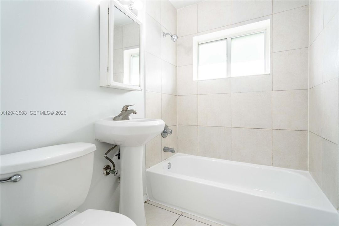 For Rent: $1,750 (1 beds, 1 baths, 550 Square Feet)