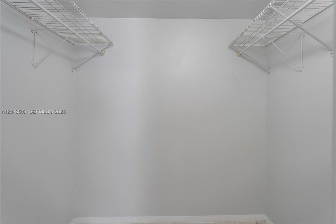For Rent: $1,750 (1 beds, 1 baths, 550 Square Feet)