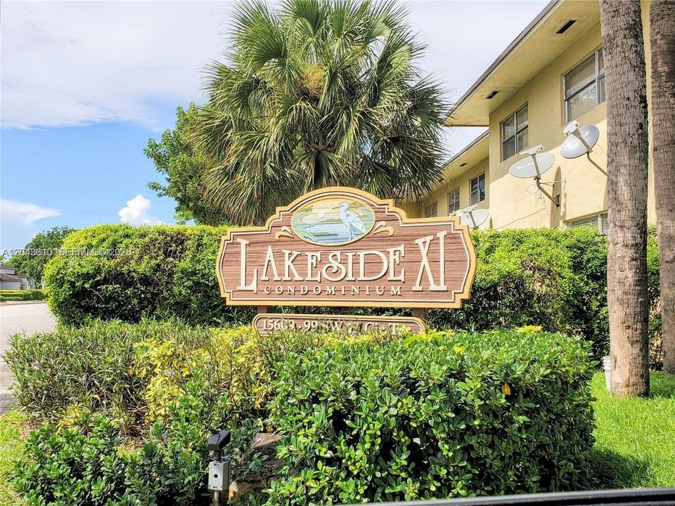 For Rent: $2,250 (2 beds, 2 baths, 825 Square Feet)