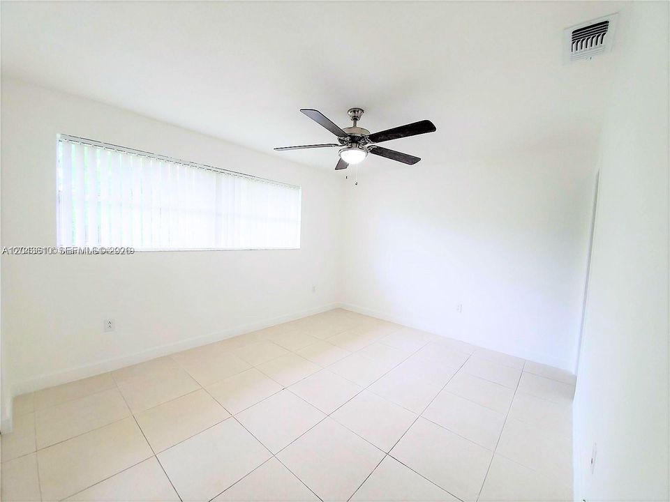 For Rent: $2,250 (2 beds, 2 baths, 825 Square Feet)