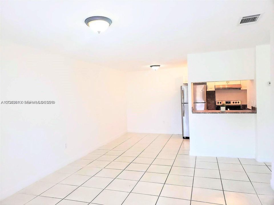 For Rent: $2,250 (2 beds, 2 baths, 825 Square Feet)