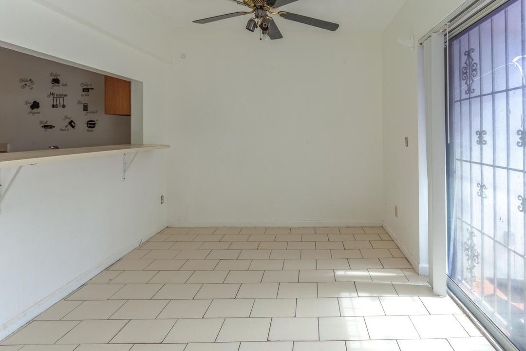 11_family room