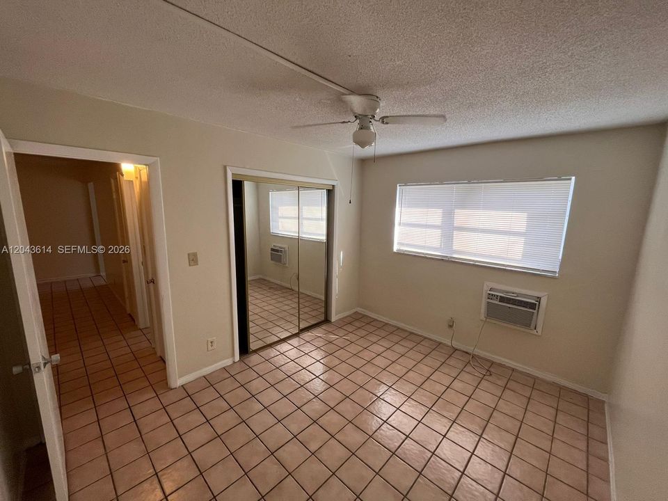 В аренду: $1,600 (2 спален, 1 ванн, 690 Квадратных фут)