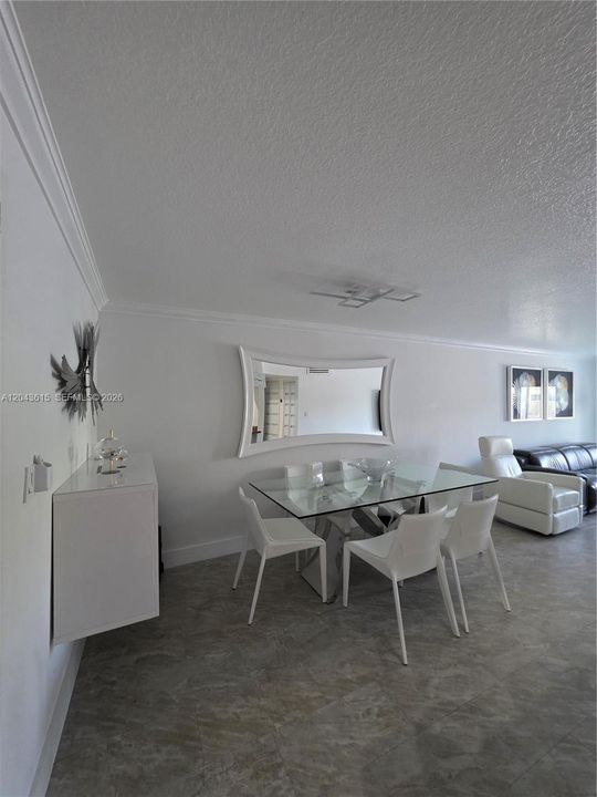 En Venta: $299,000 (2 camas, 2 baños, 1126 Pies cuadrados)