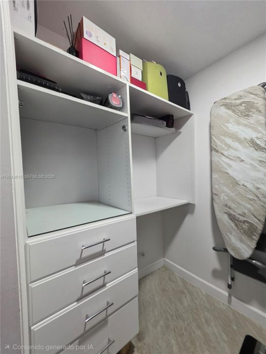 En Venta: $299,000 (2 camas, 2 baños, 1126 Pies cuadrados)