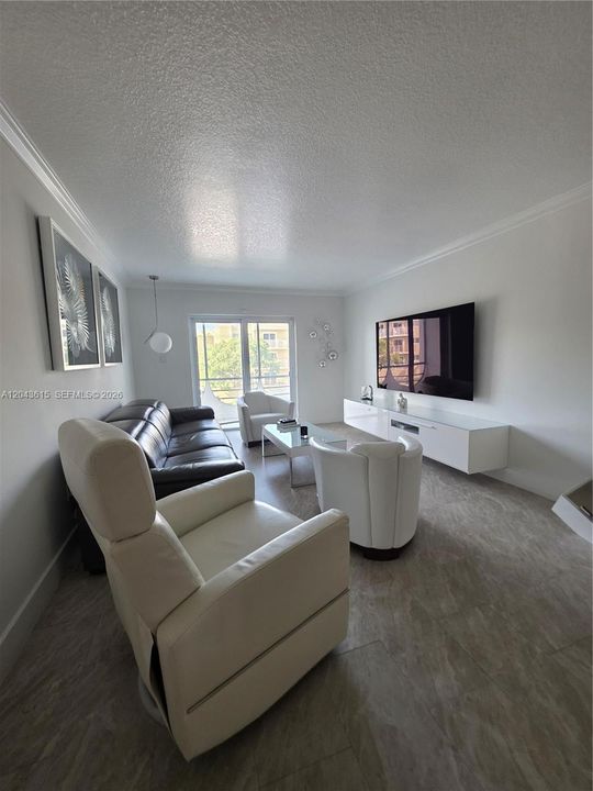 En Venta: $299,000 (2 camas, 2 baños, 1126 Pies cuadrados)