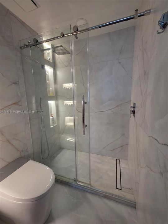 En Venta: $299,000 (2 camas, 2 baños, 1126 Pies cuadrados)