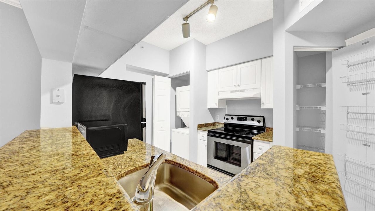 Kitchen (1)