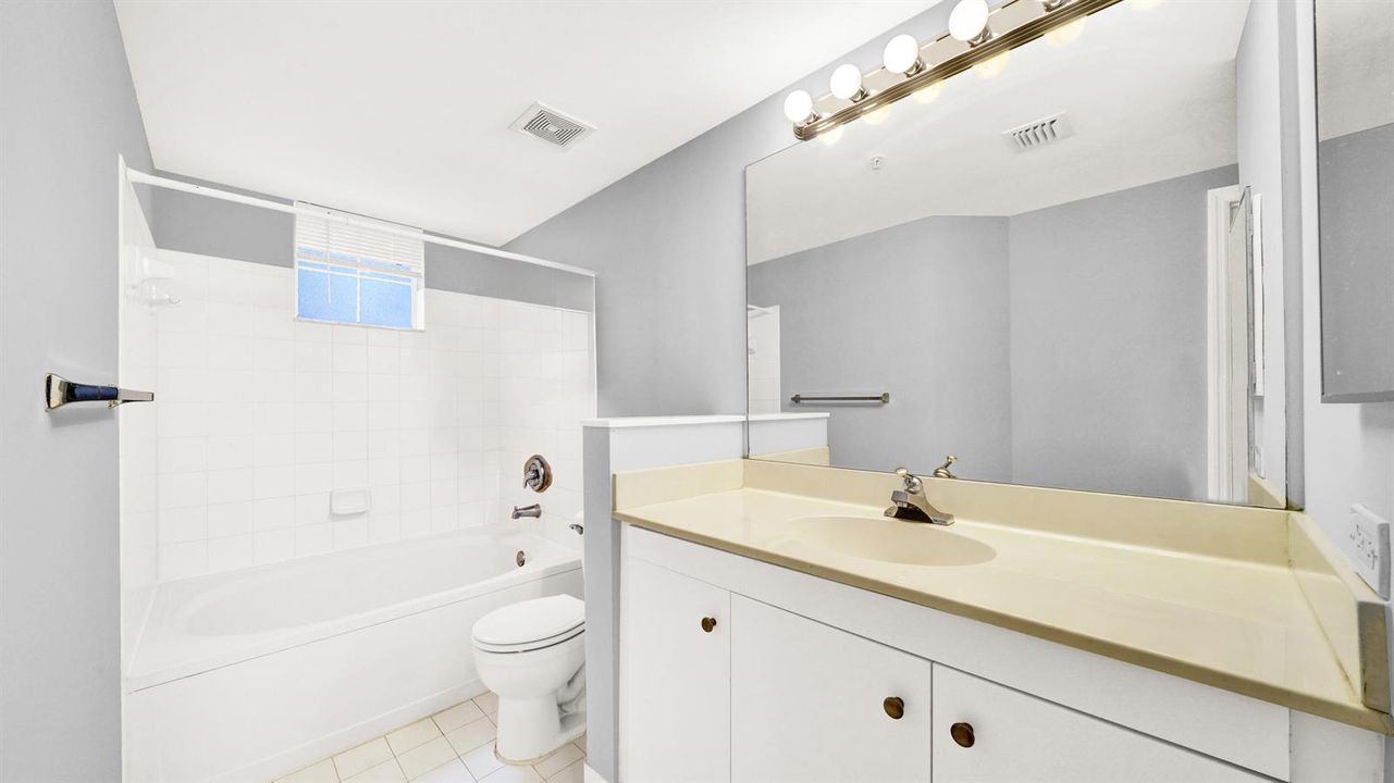 Master Bathroom (1)
