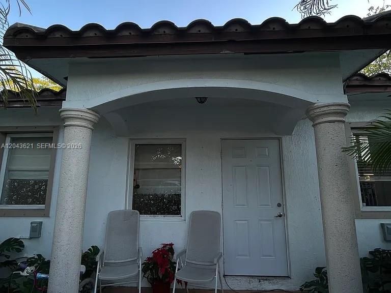 В аренду: $2,200 (2 спален, 1 ванн, 1465 Квадратных фут)