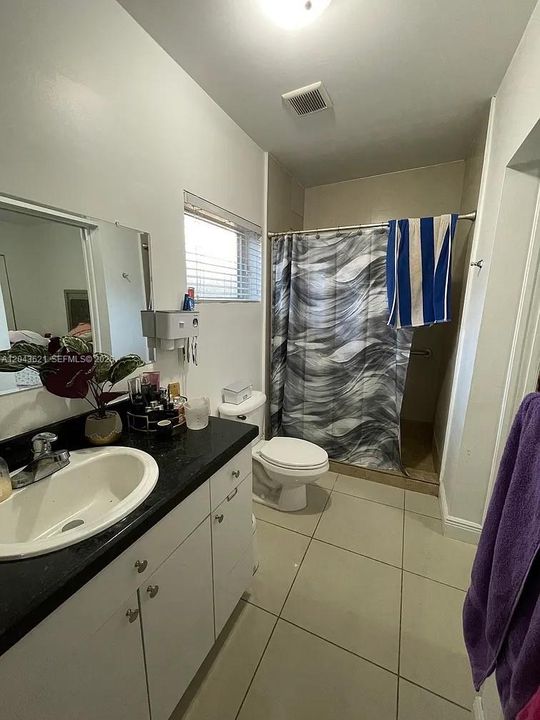 В аренду: $2,200 (2 спален, 1 ванн, 1465 Квадратных фут)