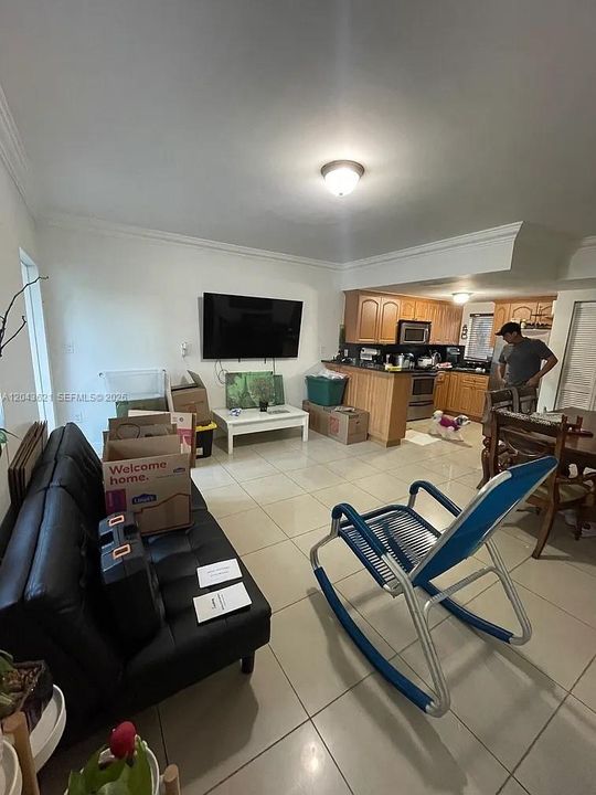 В аренду: $2,200 (2 спален, 1 ванн, 1465 Квадратных фут)