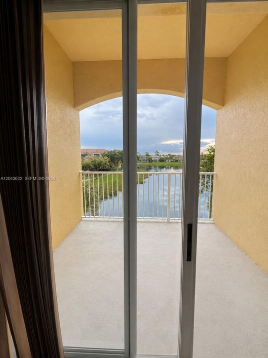 В аренду: $2,250 (2 спален, 2 ванн, 1060 Квадратных фут)