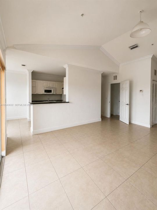 В аренду: $2,250 (2 спален, 2 ванн, 1060 Квадратных фут)