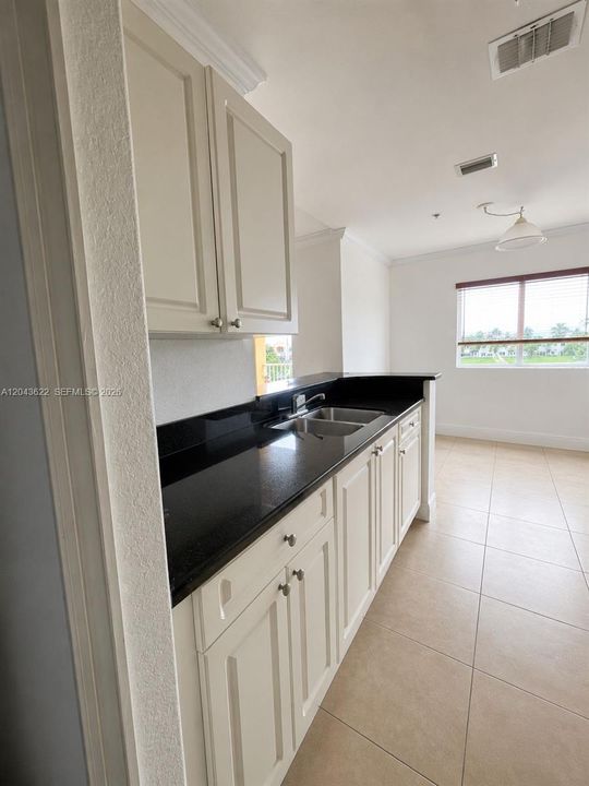 В аренду: $2,250 (2 спален, 2 ванн, 1060 Квадратных фут)