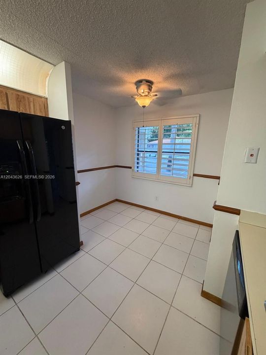 For Rent: $2,150 (2 beds, 2 baths, 870 Square Feet)